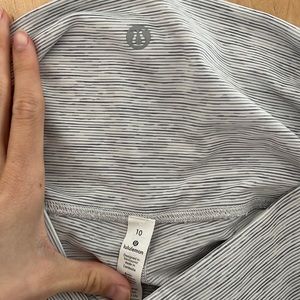 Lulu capris leggings